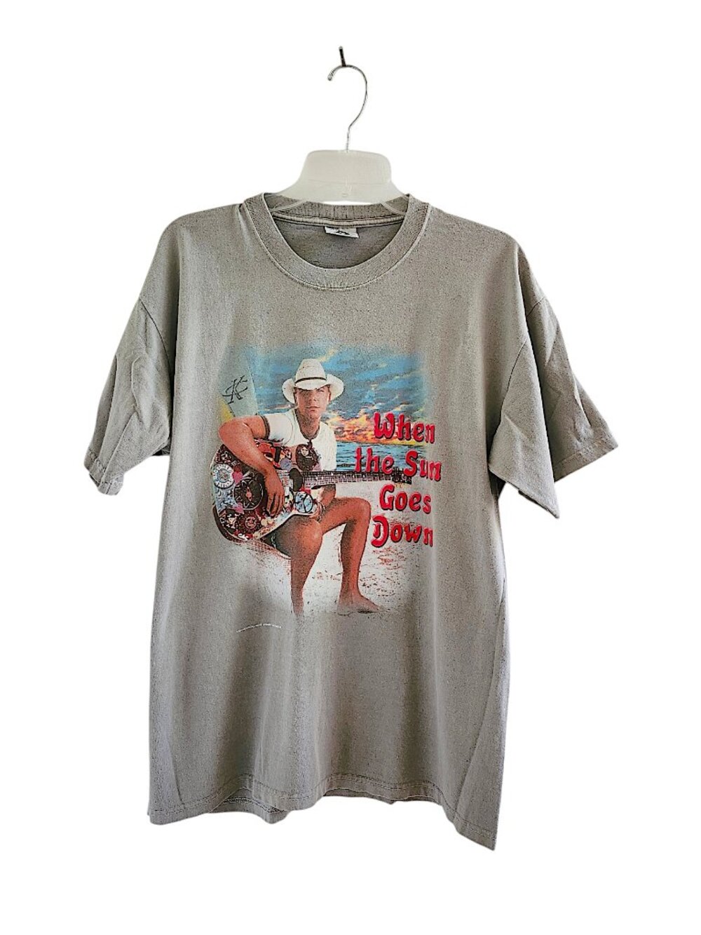 When the Sun Goes Down We'll Be Groovin' 2004 Vintage Kenny Chesney Shirt